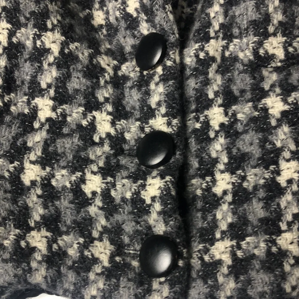 Christian Dior petites tweed Black,White and gray Houndstooth Jacket Size XS - Picture 7 of 10